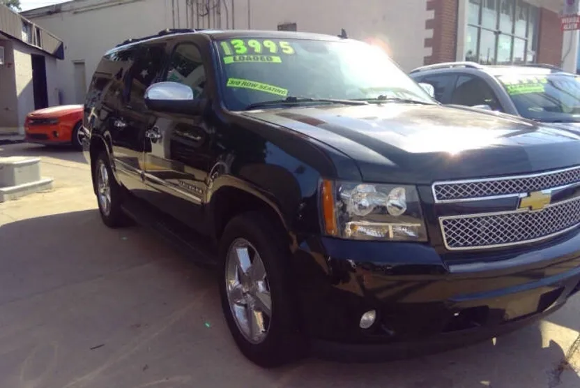 2013 Chevrolet Suburban LTZ photo 1