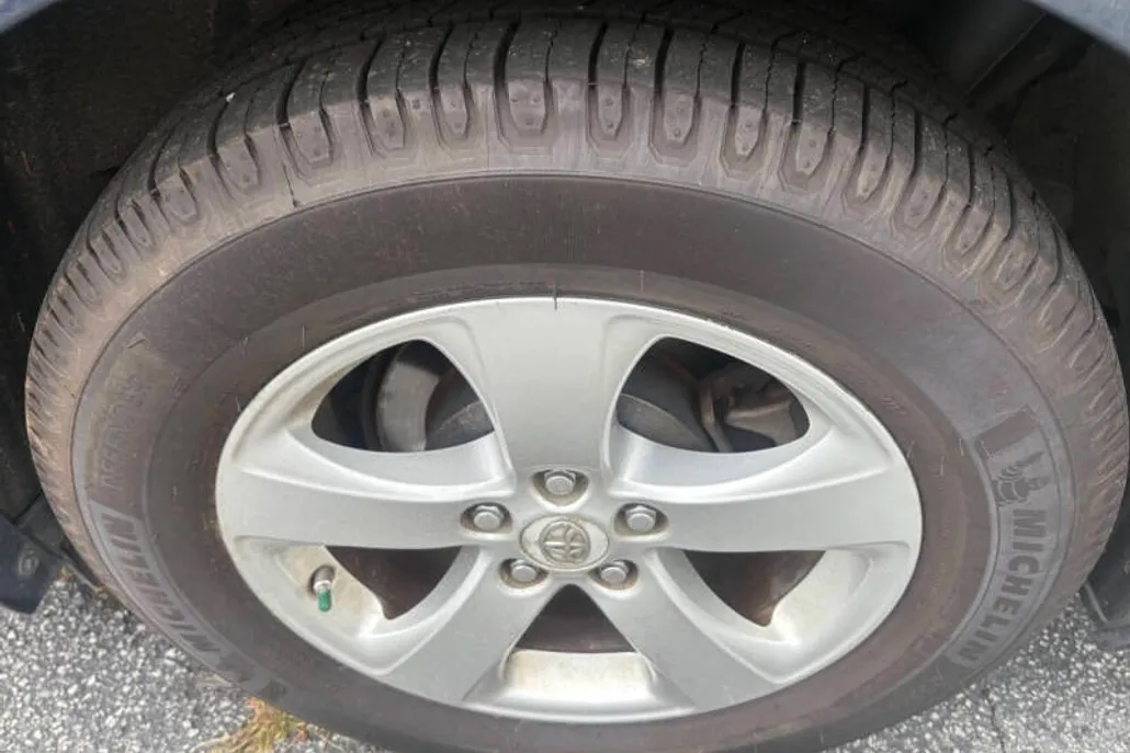 2012 Toyota Sienna LE photo 1