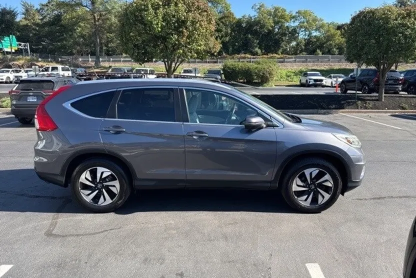 2016 Honda CR-V Touring photo 1