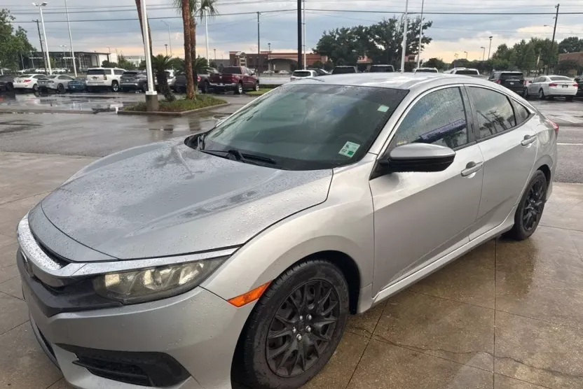 2016 Honda Civic LX photo 1