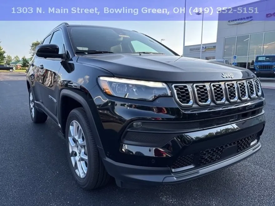 2024 Jeep Compass Latitude Lux photo 1