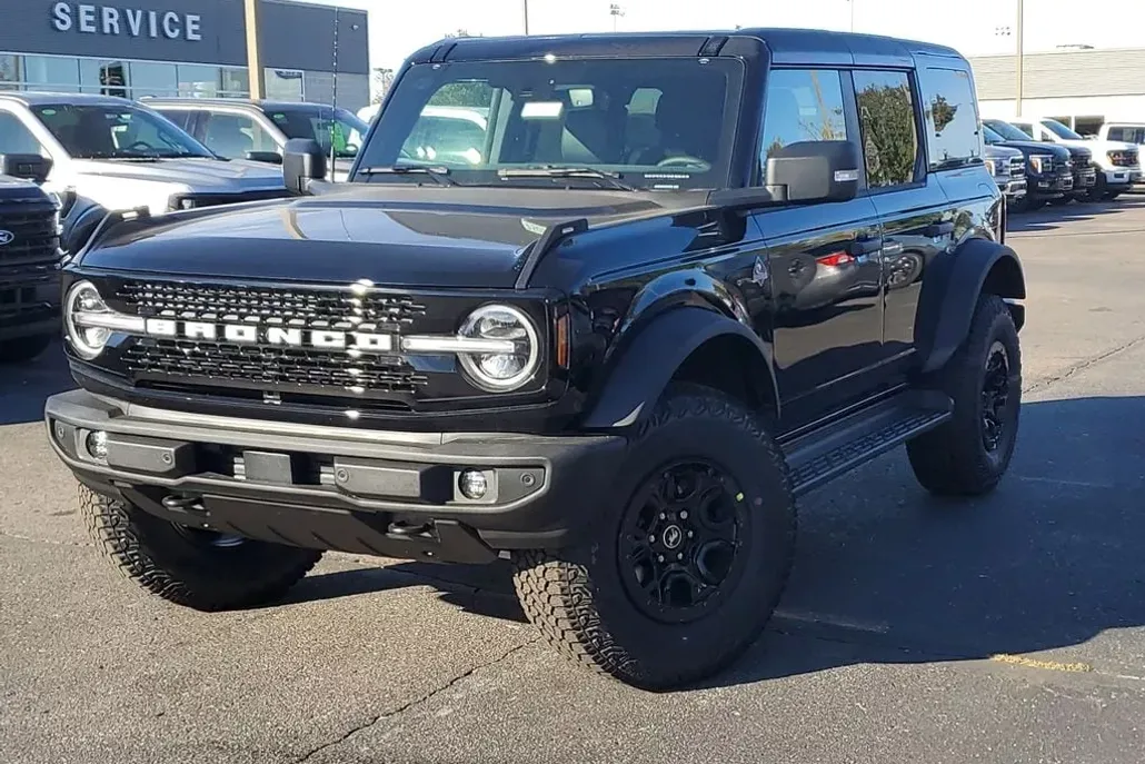 2025 Ford Bronco Outer Banks photo 1