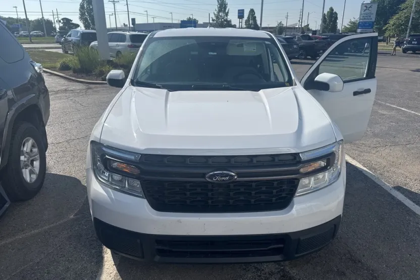 2022 Ford Maverick XLT photo 1