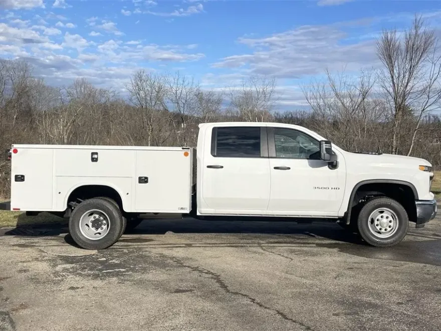 2024 Chevrolet Silverado 3500HD Work Truck photo 1