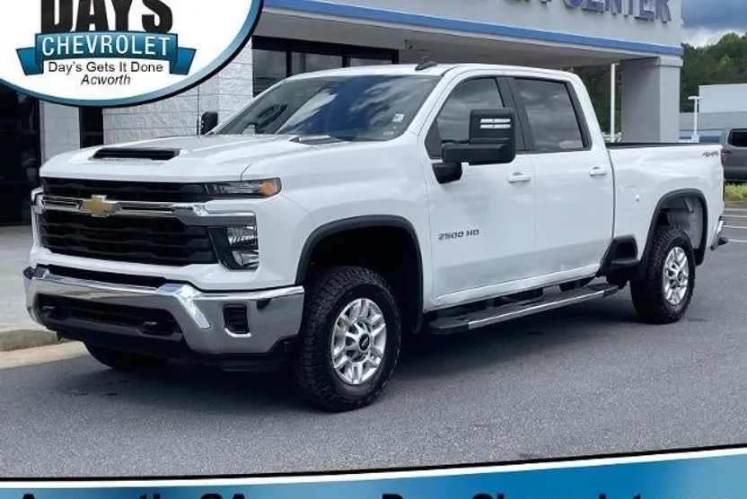 2024 Chevrolet Silverado 2500HD LT photo 1