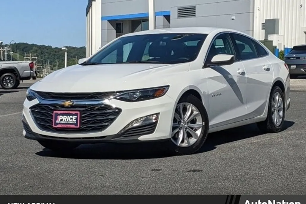 2023 Chevrolet Malibu 1LT photo 1
