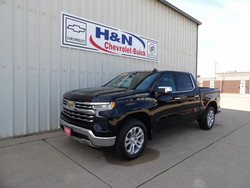 2026 Chevrolet Silverado 1500 LTZ photo 1