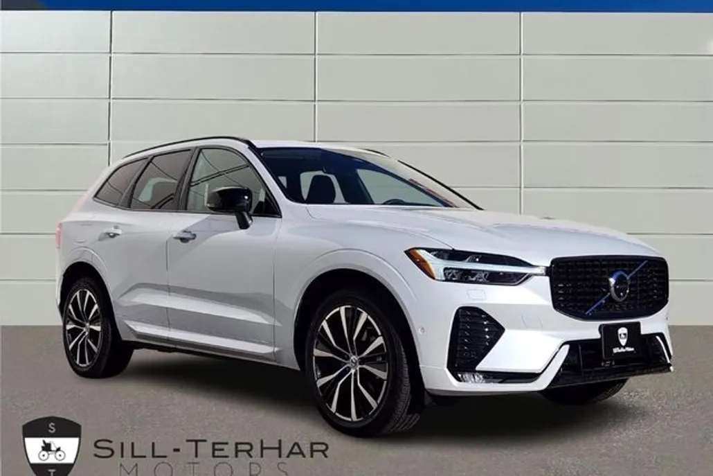 2025 Volvo XC60 B5 Plus photo 1
