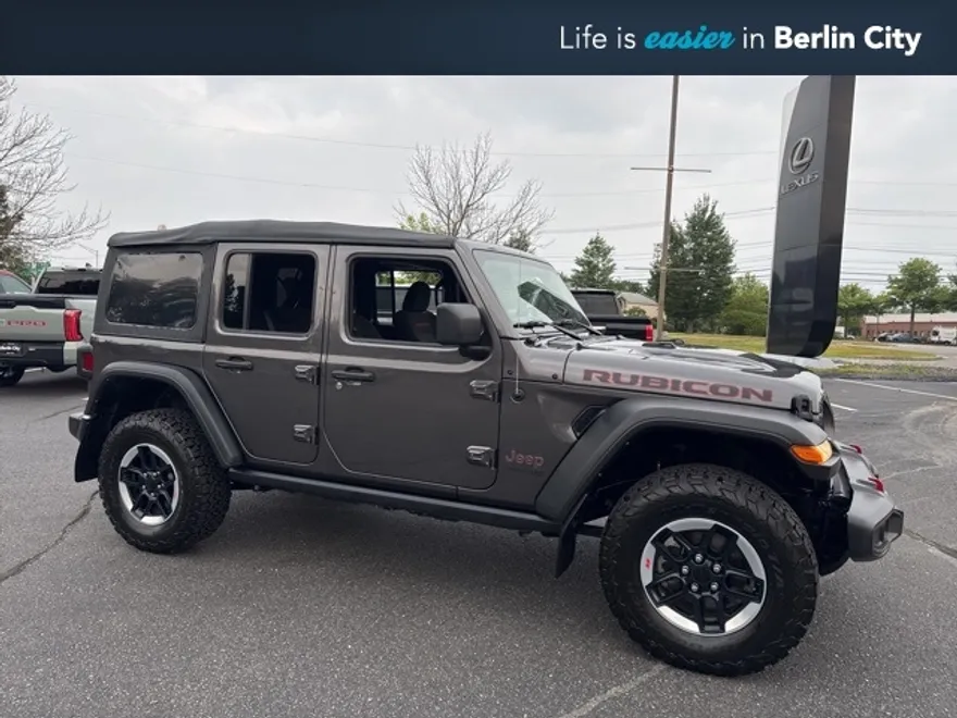2022 Jeep Wrangler Unlimited Rubicon photo 1