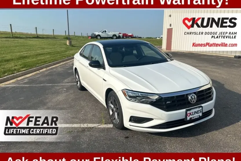 2021 Volkswagen Jetta R-Line photo 1