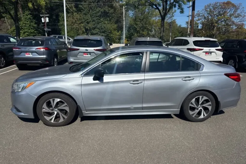 2015 Subaru Legacy 2.5i photo 1