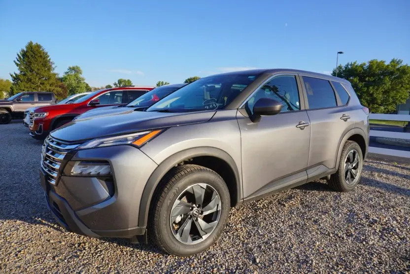 2024 Nissan Rogue SV photo 1