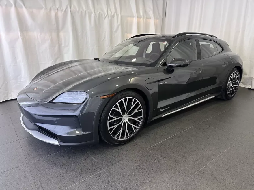 2025 Porsche Taycan 4 Cross Turismo photo 1