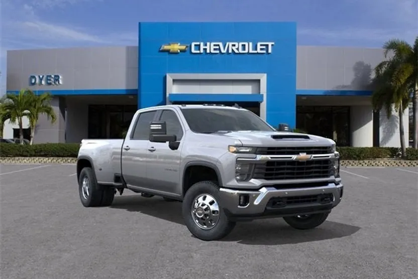 2026 Chevrolet Silverado 3500HD LT photo 1
