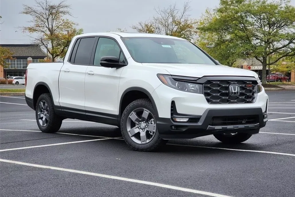 2025 Honda Ridgeline TrailSport photo 1