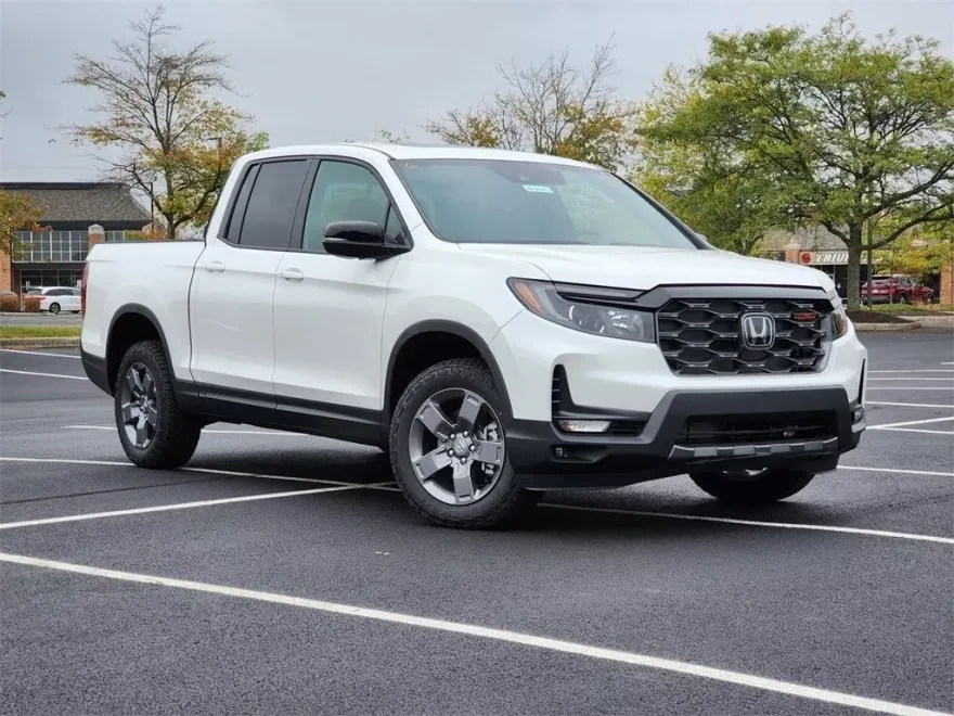 2025 Honda Ridgeline TrailSport photo 1