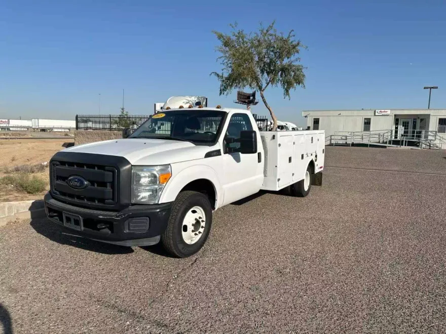 2015 Ford F-350 photo 1