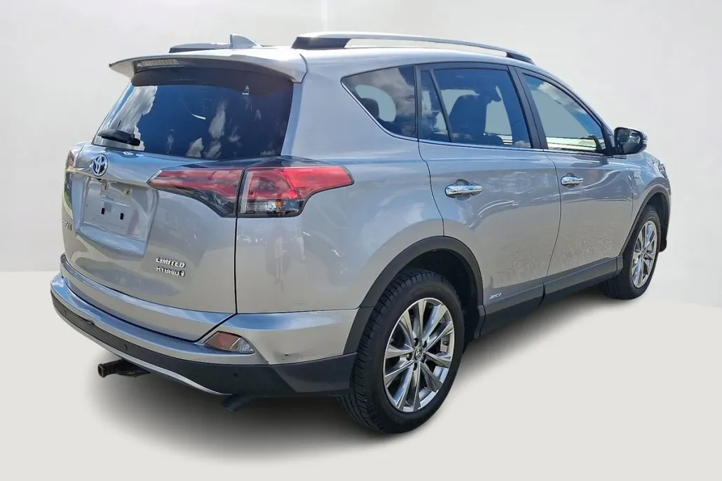 2017 Toyota RAV4 Hybrid Limited photo 1