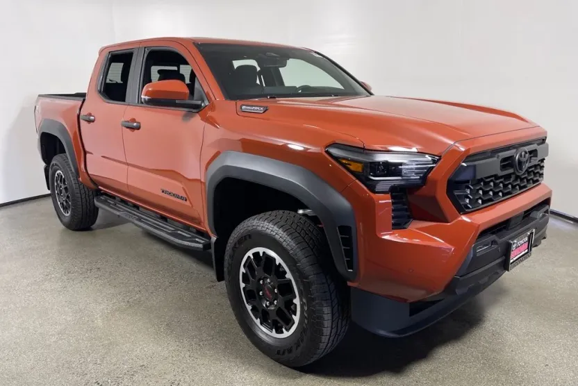 2025 Toyota Tacoma TRD Off-Road 4x4 Double Cab photo 1
