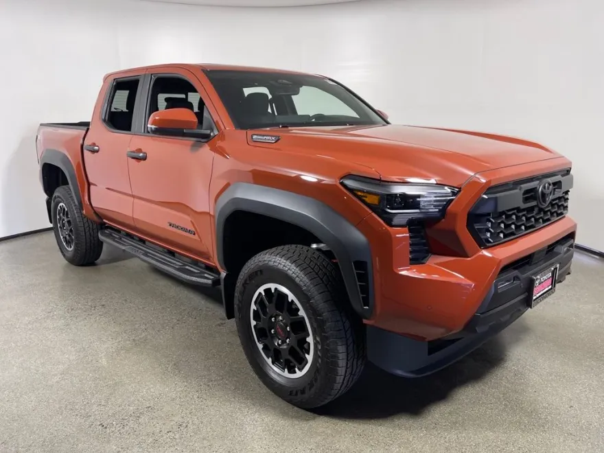2025 Toyota Tacoma TRD Off-Road 4x4 Double Cab photo 1