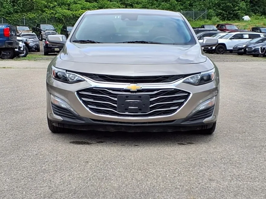 2023 Chevrolet Malibu 1LT photo 1