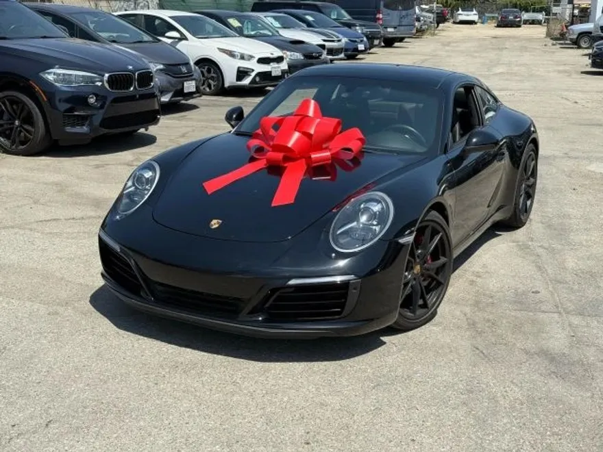 2017 Porsche 911 Coupe photo 1
