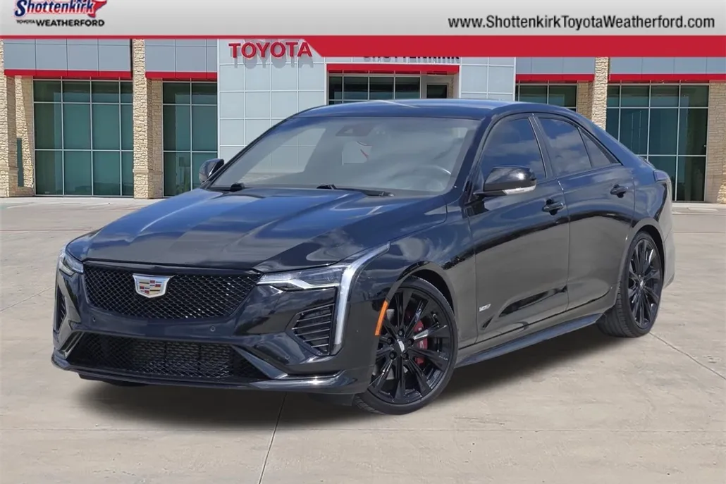 2022 Cadillac CT4 photo 1