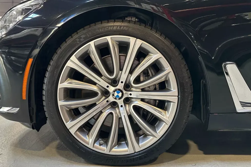 2016 Bmw 750i photo 1