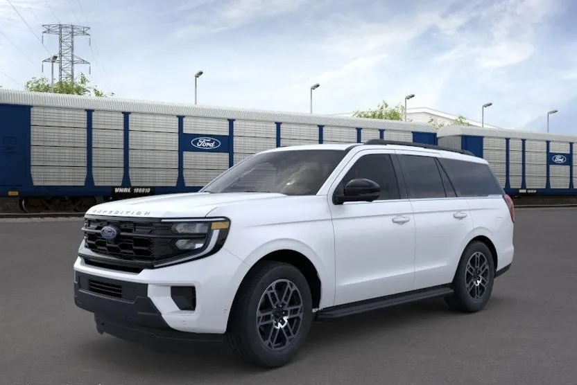 2025 Ford Expedition photo 1