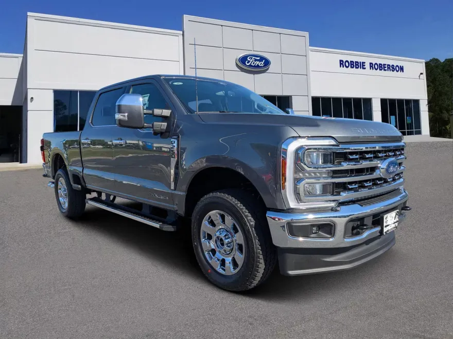 2025 Ford F-250 Lariat photo 1