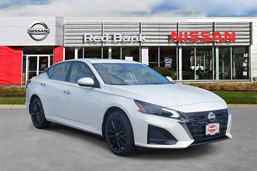 2025 Nissan Altima 2.5 SV photo 1