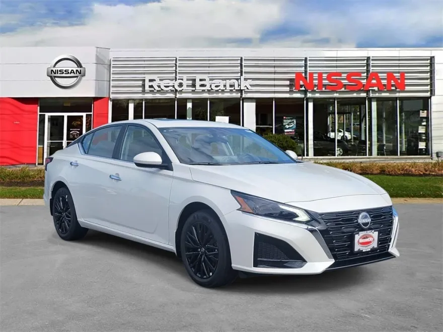 2025 Nissan Altima 2.5 SV photo 1
