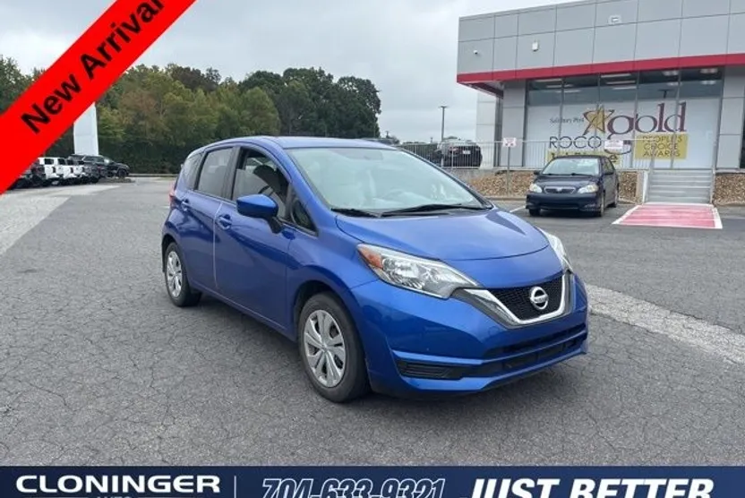 2017 Nissan Versa Note SV photo 1