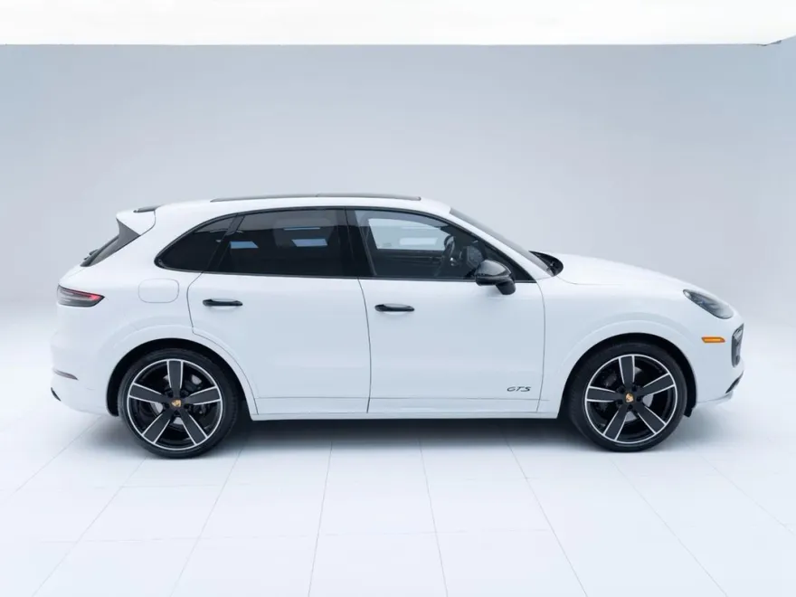 2022 Porsche Cayenne GTS photo 7