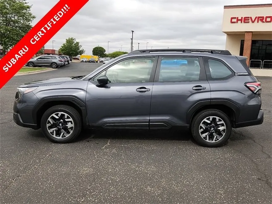 2025 Subaru Forester Base photo 1