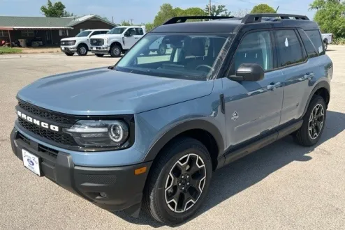 2025 Ford Bronco Sport Outer Banks photo 3