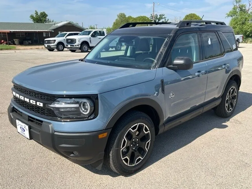 2025 Ford Bronco Sport Outer Banks photo 3
