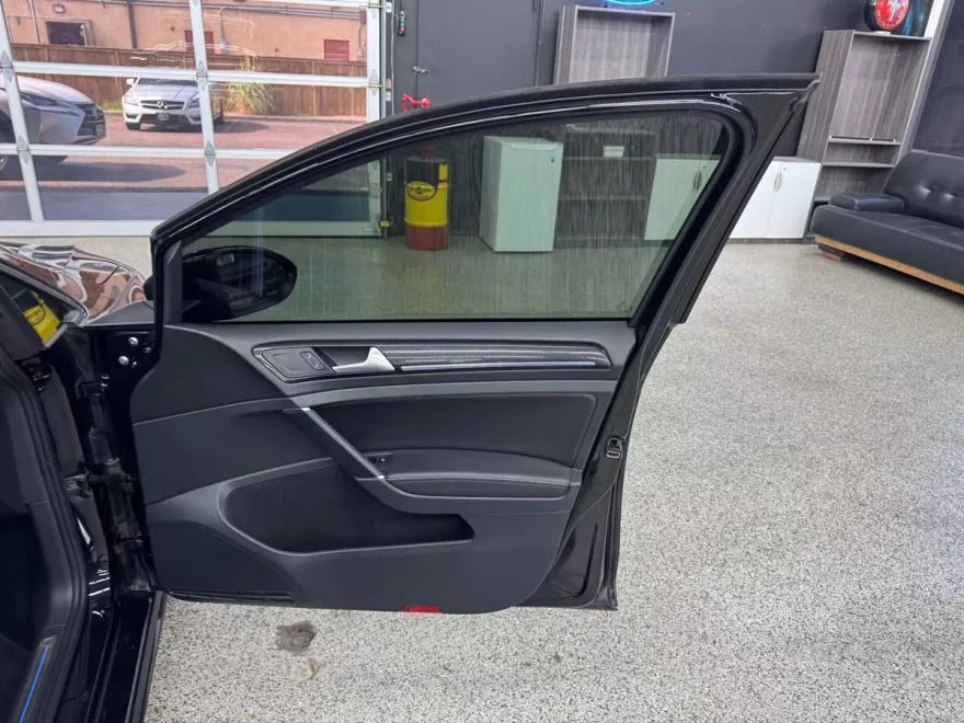 2018 Volkswagen Golf R Base photo 18