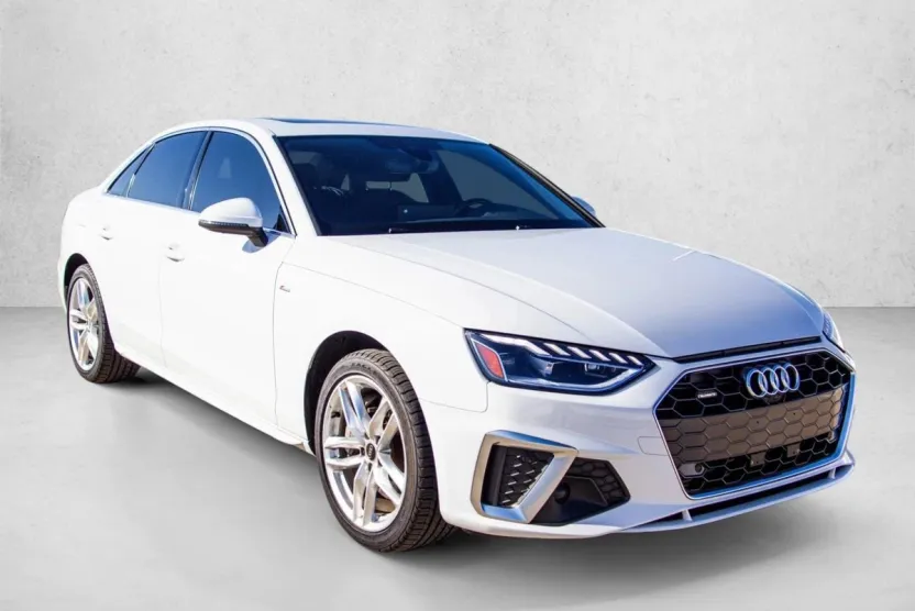 2021 Audi A4 45 S line Premium photo 1