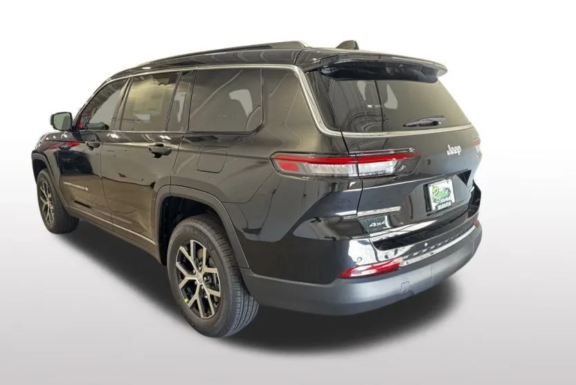 2025 Jeep Cherokee Altitude X photo 1