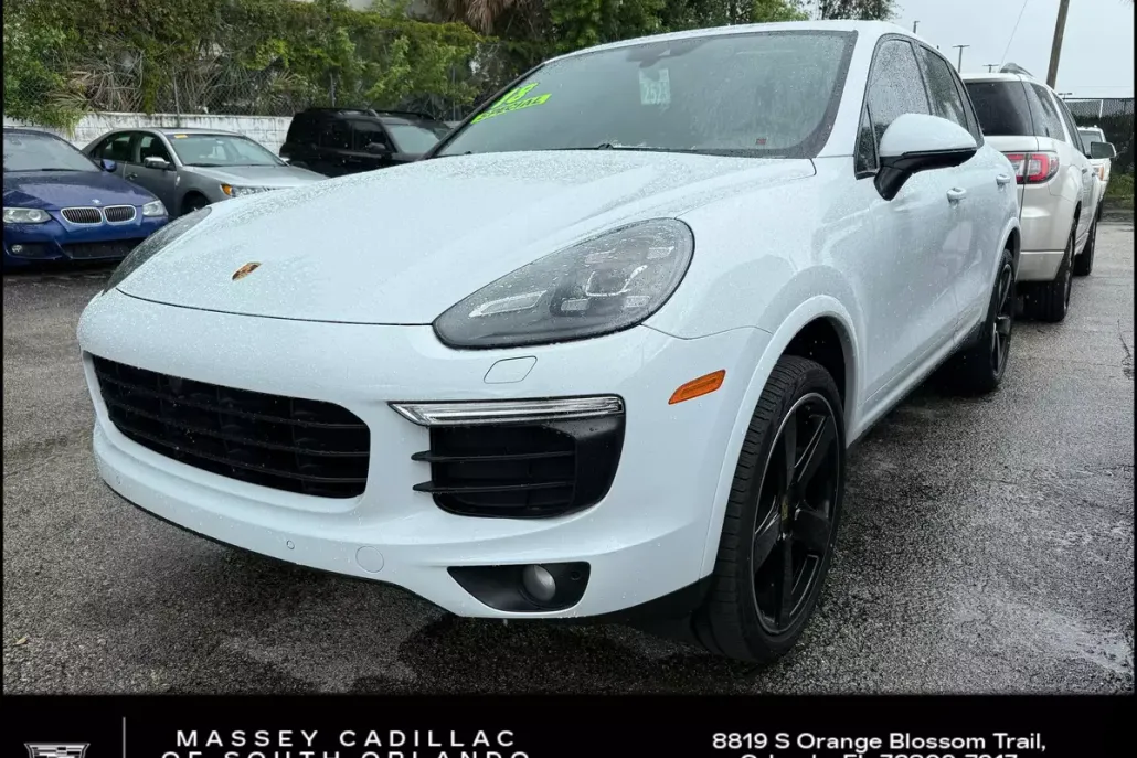 2018 Porsche Cayenne Base Platinum Edition photo 1