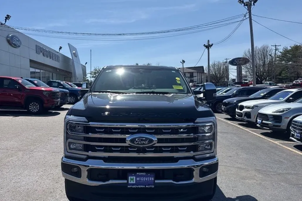2025 Ford F-350 Lariat photo 1