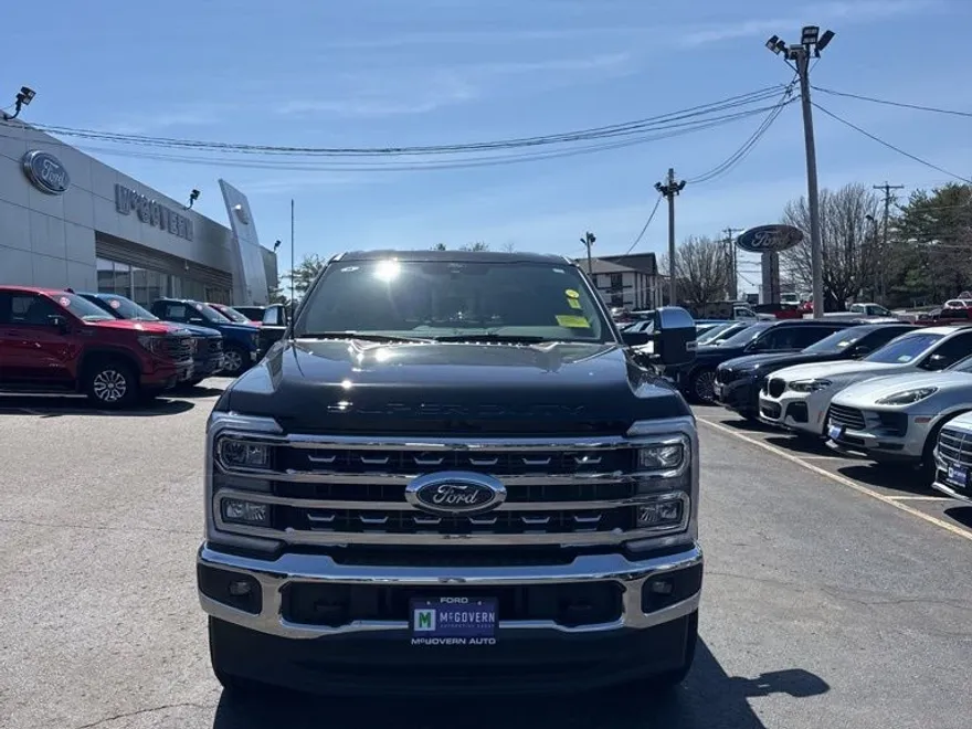 2025 Ford F-350 Lariat photo 1
