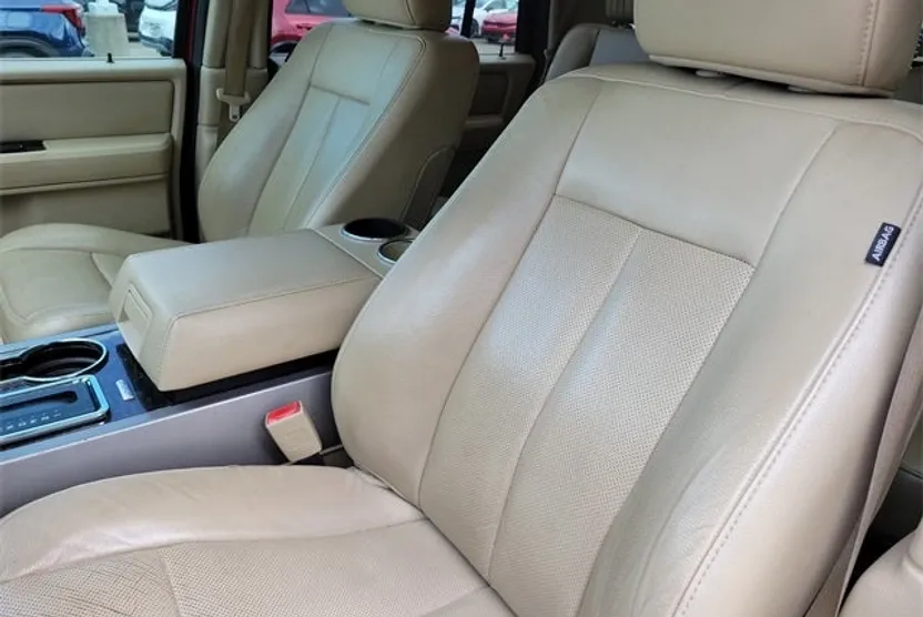 2016 Ford Expedition Limited photo 1