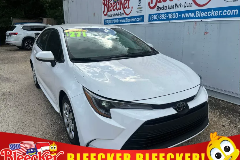 2023 Toyota Corolla LE photo 1