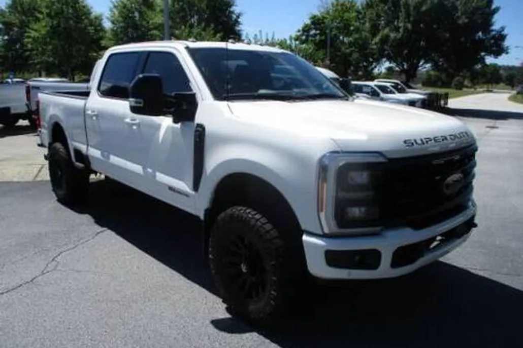 2023 Ford F-350 photo 1