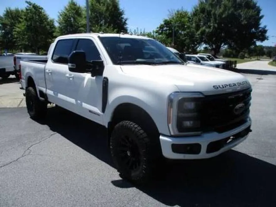 2023 Ford F-350 photo 1