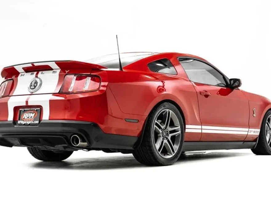 2010 Ford Mustang Shelby GT500 photo 1