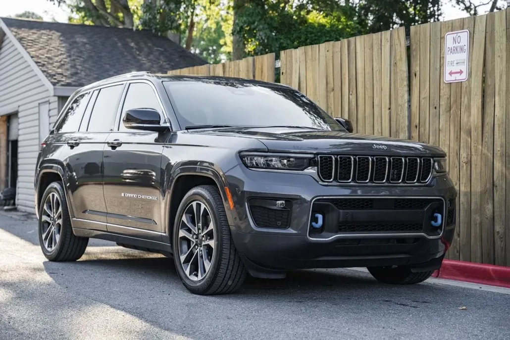 2023 Jeep Grand Cherokee Overland 4xe photo 1