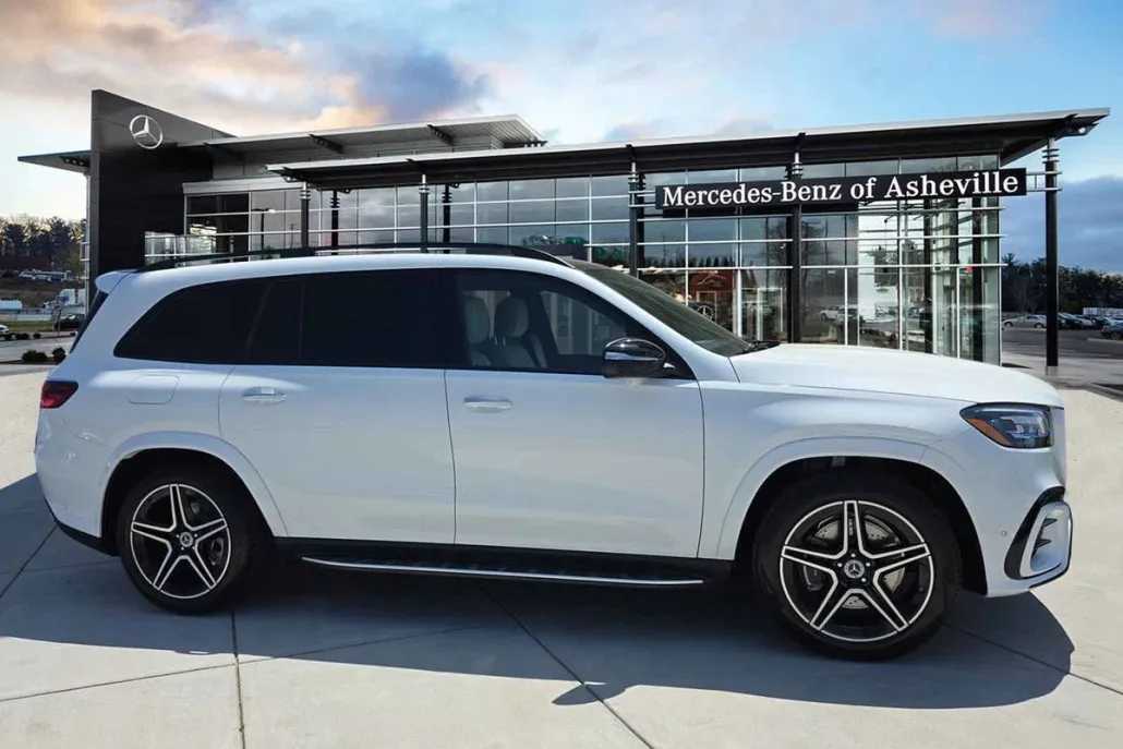 2025 Mercedes Benz GLS 450 4MATIC photo 1